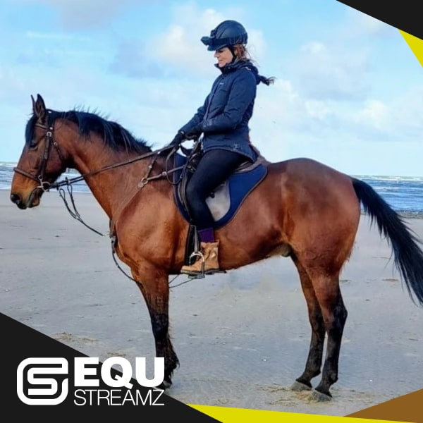 Kayleigh Tonjins endorses EQU Streamz horse bands for endurance horses
