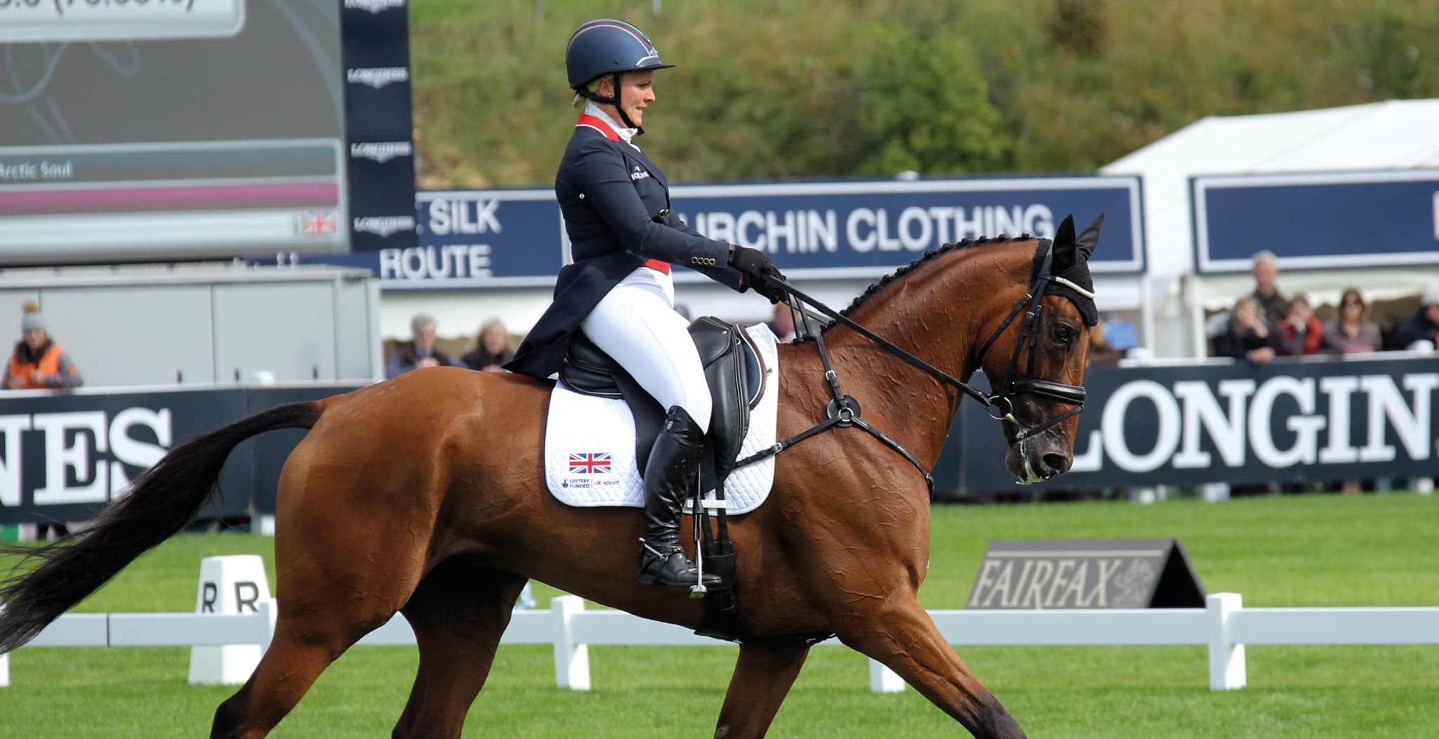 EQU Streamz advanced magnetic horse bands sponsored by Gemma tattersall for Team GB 3-day eventing international. Endorses EQU bands for use both pre and post exercise on her olympic horses.